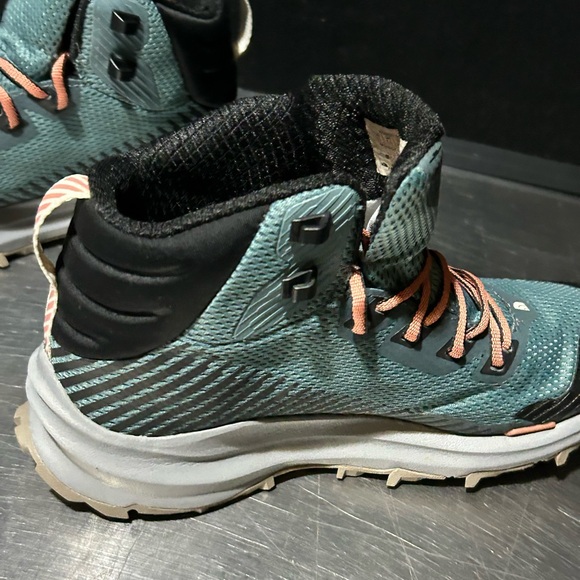 The North Face Hiking Boots - Picture 3 of 10